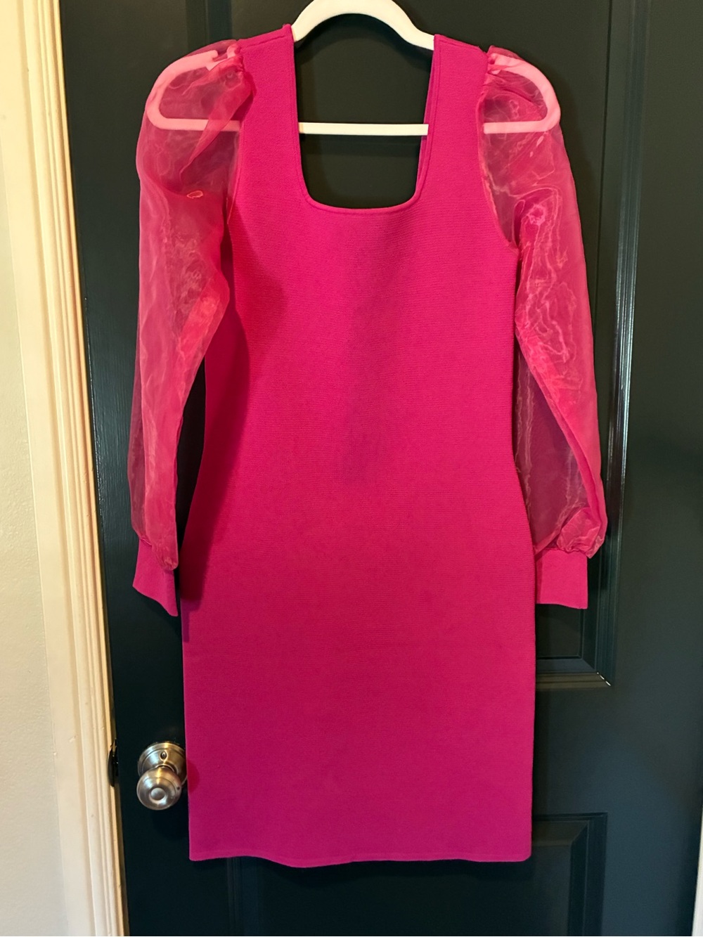 House of Harlow Elegant Pink Puff-Sleeve Sheath Dress